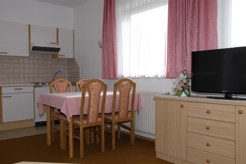 Pension & Appartement Fortin Bad Kleinkirchheim Exterior photo